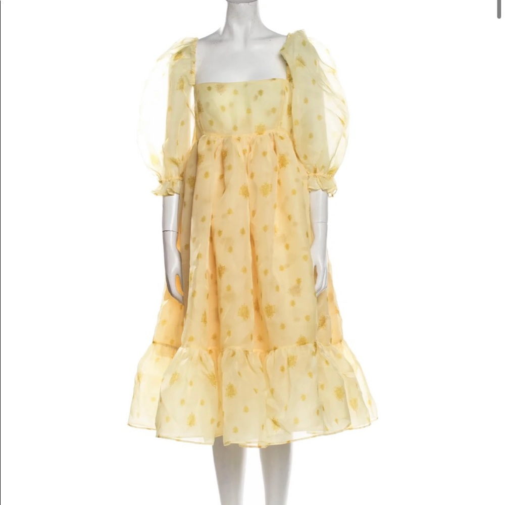 Selkie sample yellow french puff (Coat of Arms print)